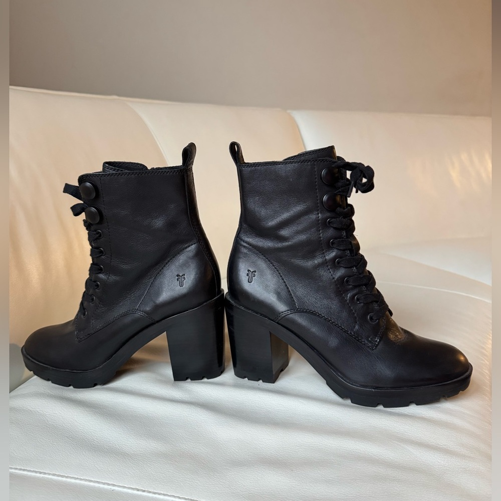 Frye Myra Lug Combat Black Italian Leather Heel Zip Up Lace Up Ankle Boot - Picture 4 of 10